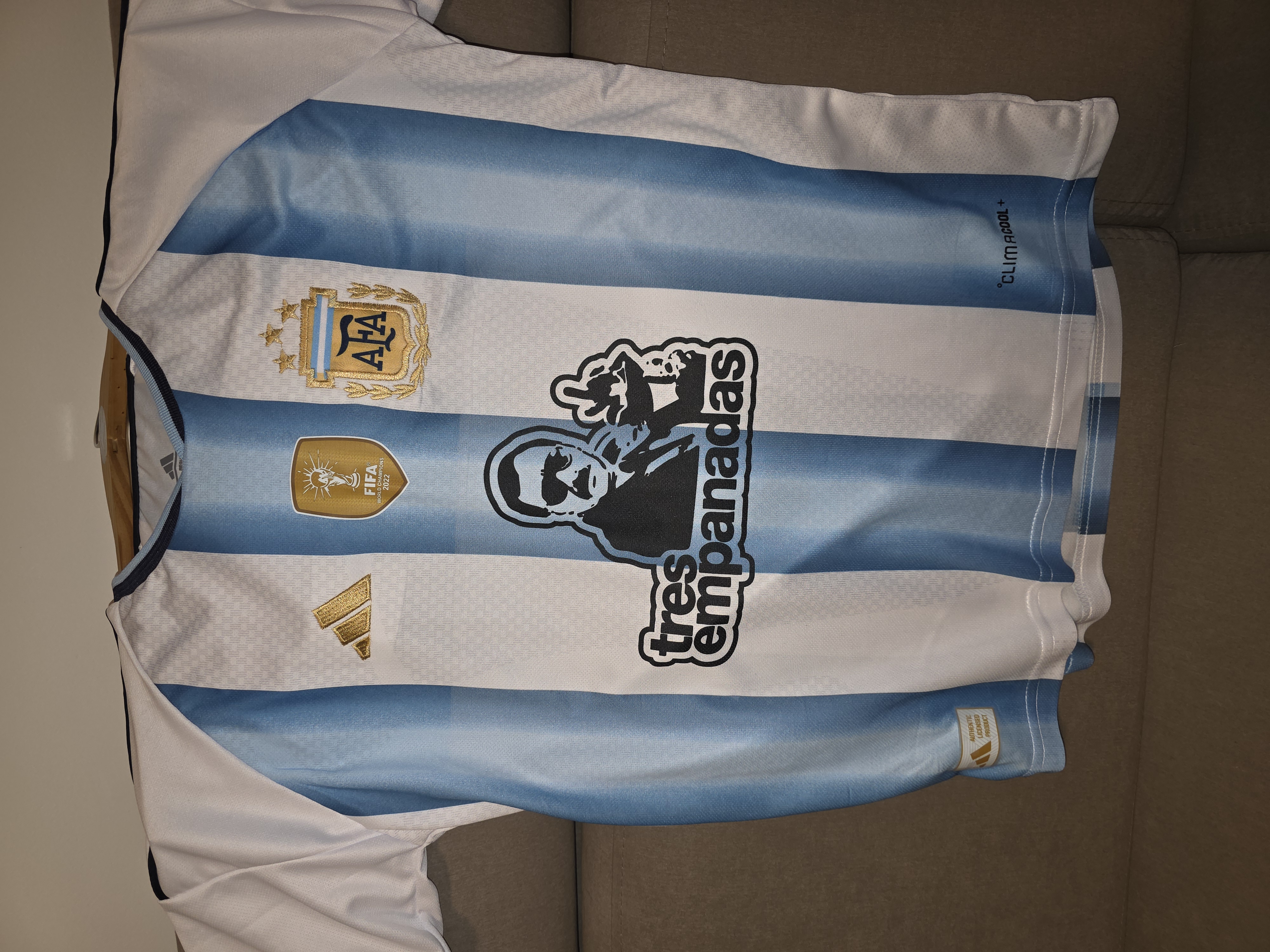 Camiseta y musculosa deportiva